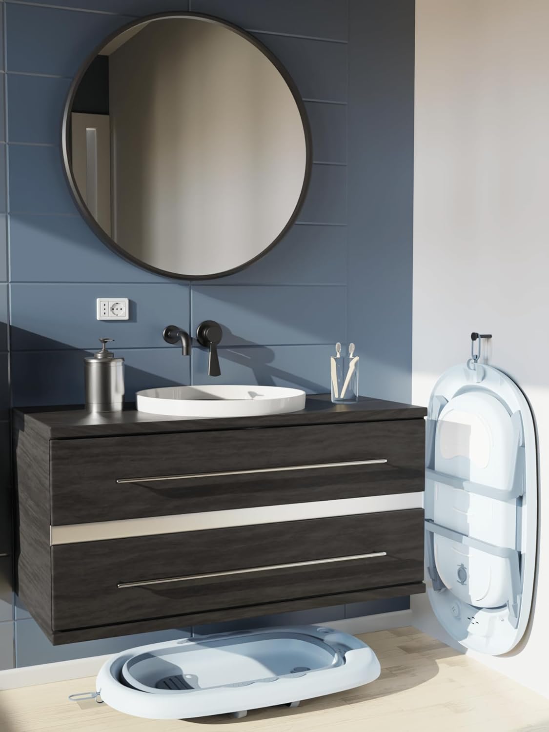 Cadita Pliabila cu Perna de Baie Hipoalergenica pentru Bebelusi LittleDomi®. 0-18 Luni, Termometru Incorporat, Suport pentru Cap de Dus si Sapun, Dop Scurgere, Cana pentru Clatire Tip Jucarie, Picioare Antiderapante, Gaura Agatare, Albastru — LD-447 fotografie 11