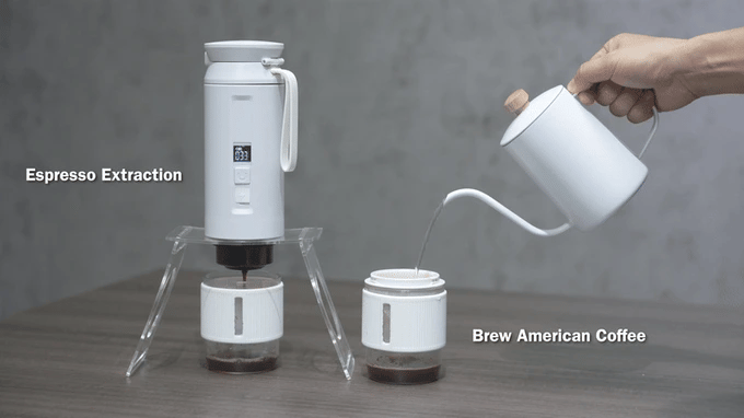 Animatie espressor portabil LittleDomi extractie espresso si Americano